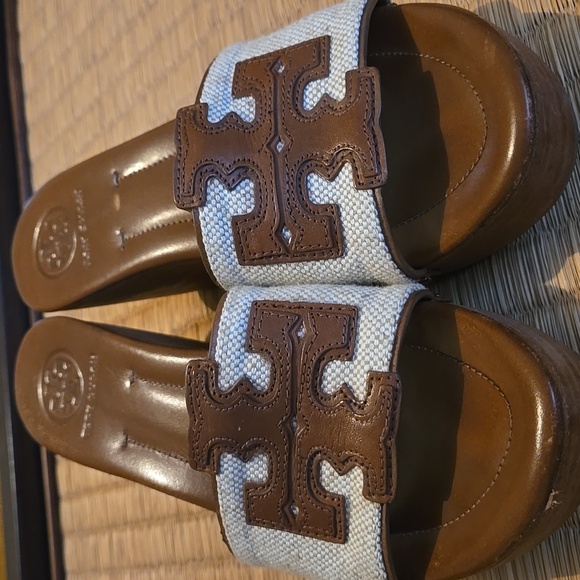 Tory Burch Tan and Cream Women's Sandals - Picture 1 of 5